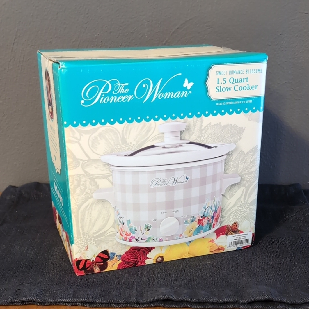The Pioneer Woman Sweet Romance Blossoms Slow Cooker - White and Floral